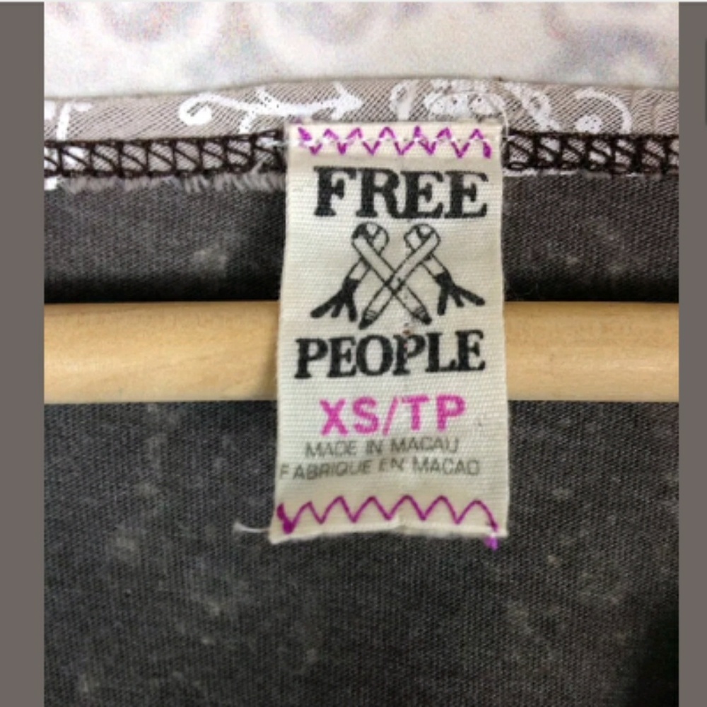 **SOLD** Free People Gray Floral Waist Tie Boho Shirt XS - Picture 8 of 8